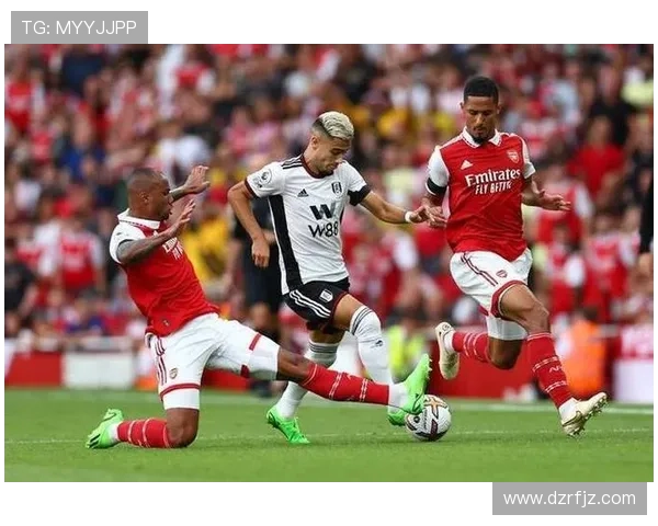 桑德兰与西汉姆联争夺S希门尼斯AC米兰或将考虑出售他